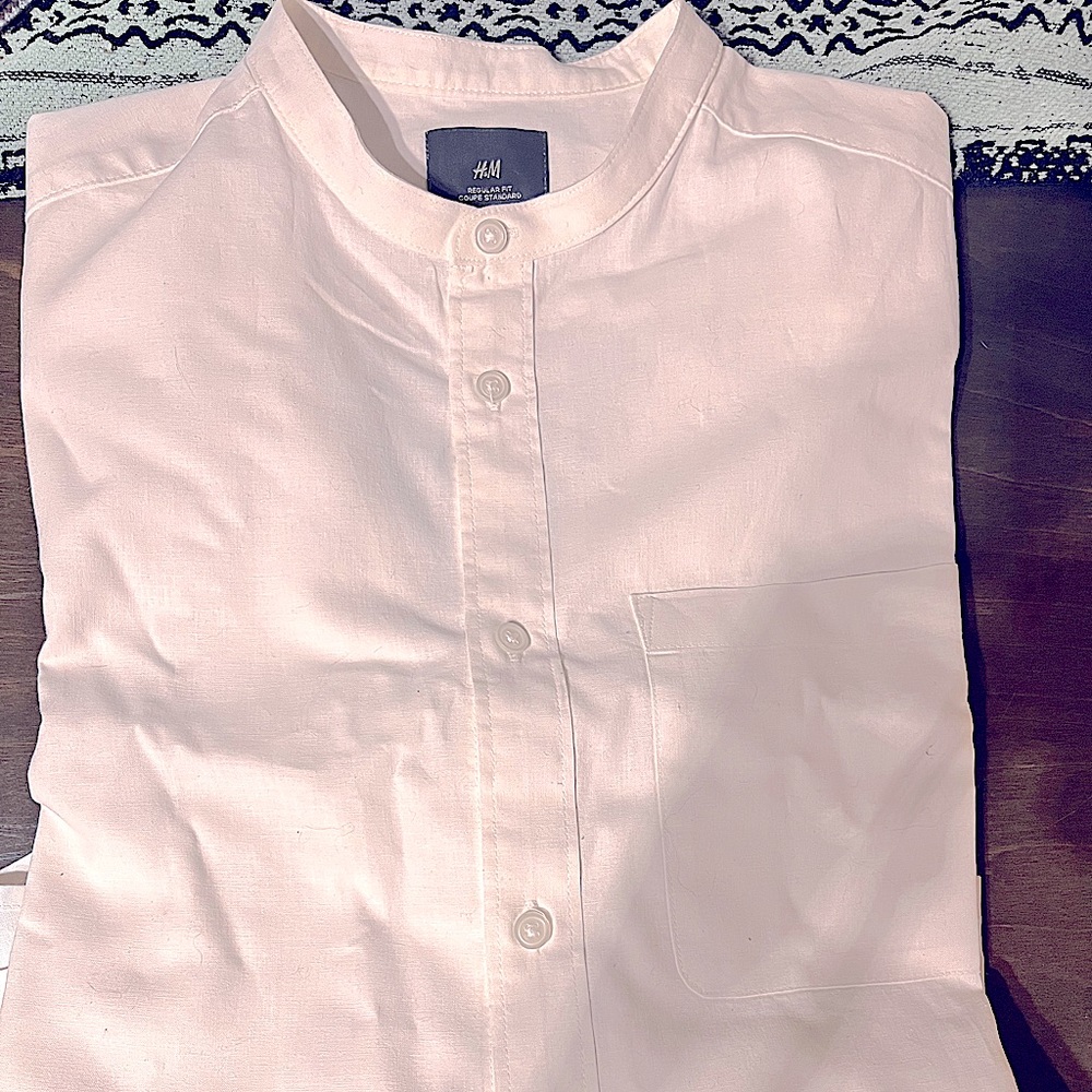 Mens h&m white button down never worn.